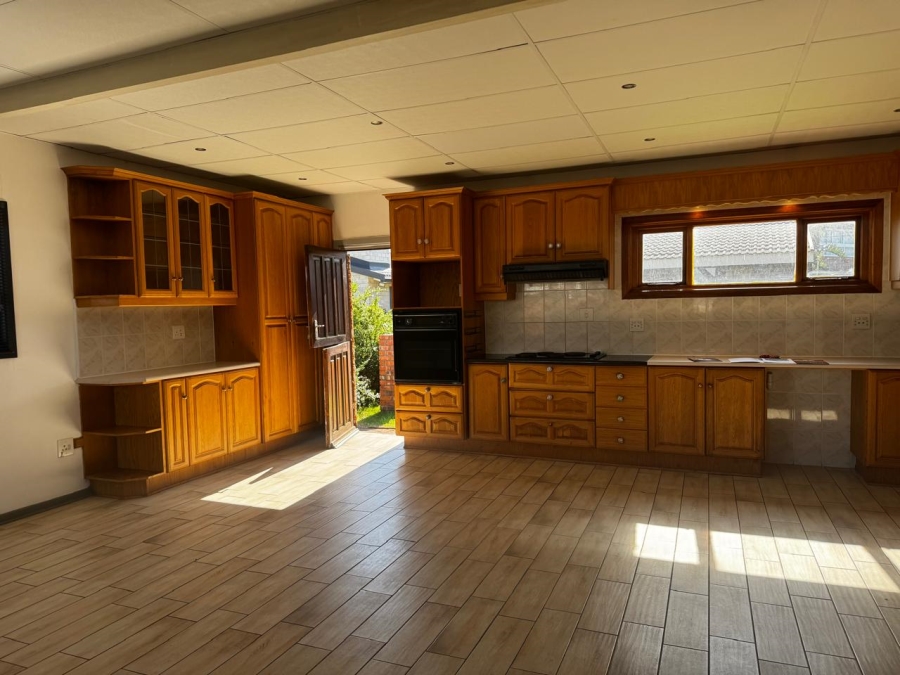 5 Bedroom Property for Sale in Kabeljauws Eastern Cape